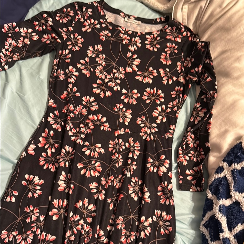 Casual Black and Pink Dress with Elegant Design